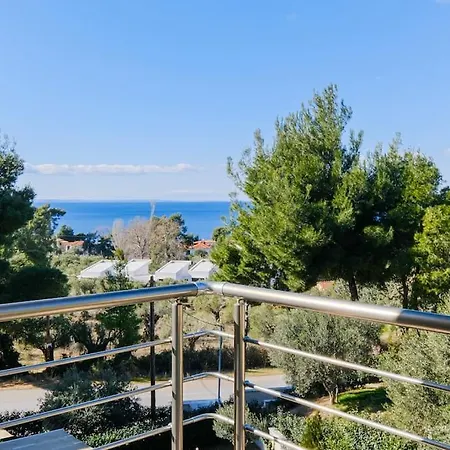 Deluva Villa, 3bdrms, Akti Elias, Private Garden Appartamento *