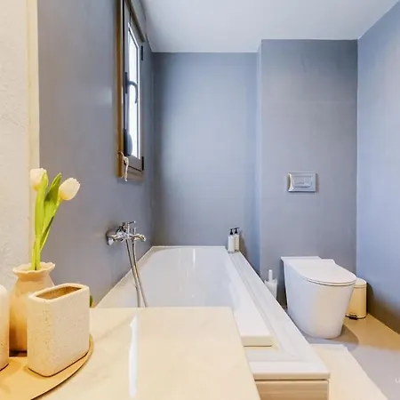 Deluva Villa, 3bdrms, Akti Elias, Private Garden Appartamento *